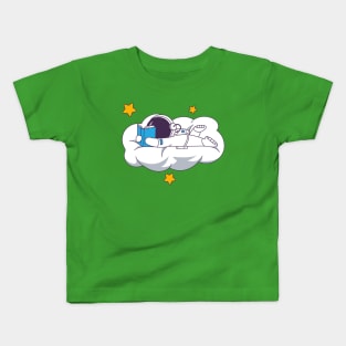 The Astronaut collection reading on the cloud Kids T-Shirt